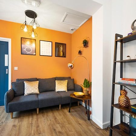7 Bedroom House Ensuite Rooms, Fully Equipped Kitchen, Free Wifi, Tvs In All Rooms City Centre Close To A46 Inspire Homes コヴェントリー エクステリア 写真