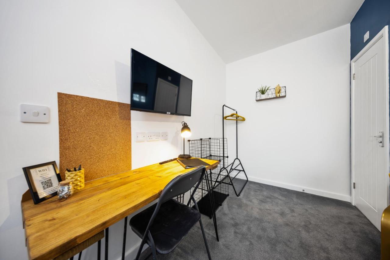 7 Bedroom House Ensuite Rooms, Fully Equipped Kitchen, Free Wifi, Tvs In All Rooms City Centre Close To A46 Inspire Homes コヴェントリー エクステリア 写真